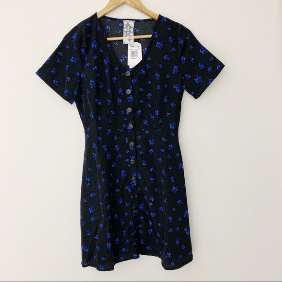 Sadie and Sage Floral Dress With Buttons - Picture 3 of 6